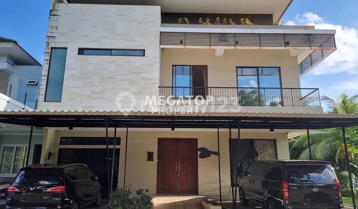 Rumah Hoek dengan Rooftop di Alam Sutera Renata Siap Huni