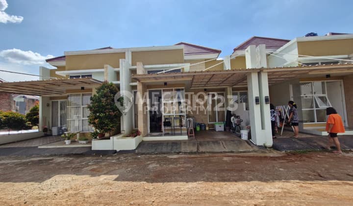 Ready-to-Live House in Tria Adara 12 Pamulang Near Unpam