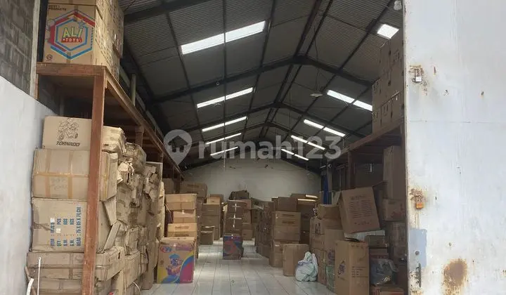 Warehouse for Sale with Full Ceramic Tiles on Jl Sadang, Bandung