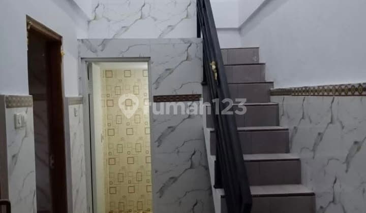Di Kontrakan Rumah Lantai Ii, Lokasi Sangat Strategis Jl Juwetsari Denpasar Selatan