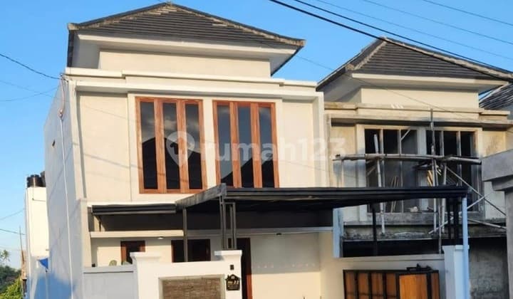 Rumah 2 Lantai 3 Kamar Tidur Semi Furnished Tabanan Area