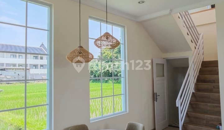 Dikontrakkan Rumah Mewah dan Baru Semi Furnished di Jalan Gunung Soputan Denpasar Barat