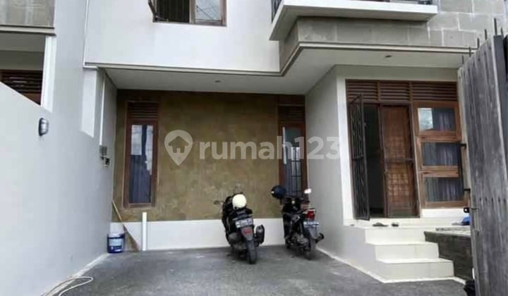 Disewakan Rumah 2 Lantai Area Perumahan di Padangsambian Denpasar Barat
