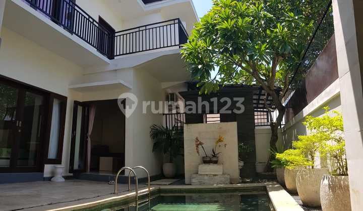 Disewakan Rumah Design Villa Jl. Diponegoro - Denpasar Selatan