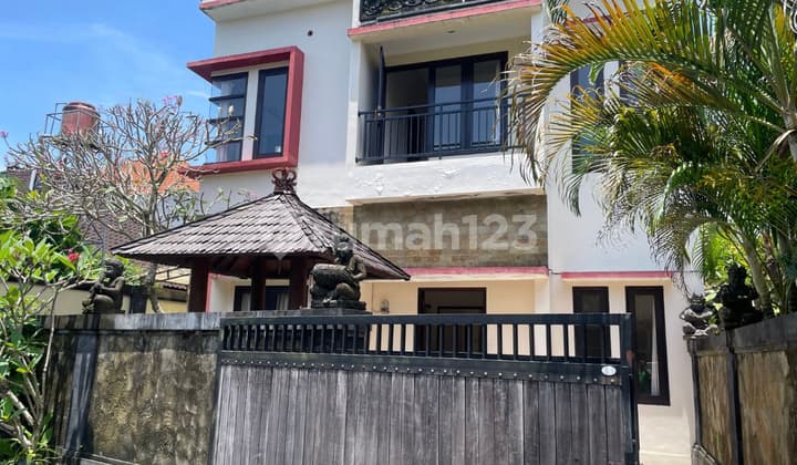 For Rent: Semi-Furnished Upstairs House, Casade Bale Jimbaran