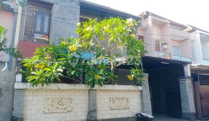 Available for Rent: Elite House, Semi-Furnished, 2nd Floor, Residential Area, Yearly Lease Only. Located on Jalan Tukad Asahan, Panjer, South Denpasar.