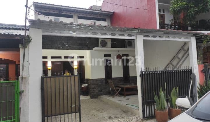 Rumah Sederhana Siap Huni di Mustika Jaya, Bekasi.