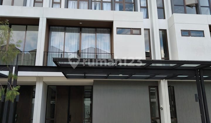 For Sale: House at Mutiara Beach, North Jakarta