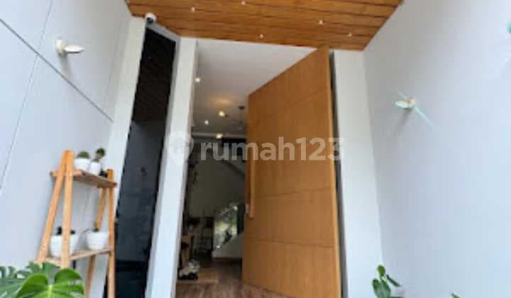 Dijual rumah pik ukuran 9x18 full furnish 3lantai jakut