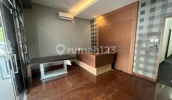 For sale exclusive commercial building facing inside, size 5x15, 4 floors, PIK Jakut.