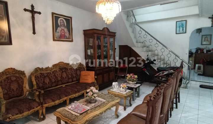 Rumah 2 Lantai Unfurnished SHM di Kayu Jati Rawamangun Jakarta Timur, Jakarta Timur