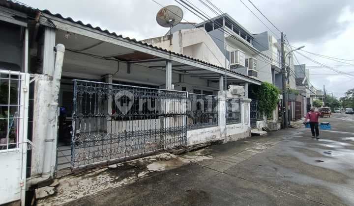 Rumah Unfurnished SHM Kelapa Gading, Jakarta Utara Butuh Minim Renovasi