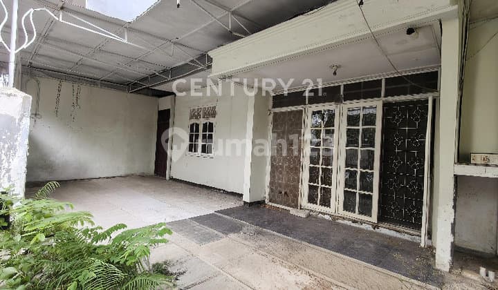 Rumah Hook Dgn Lokasi Yg Nyaman Di Komplek Pulo Asem Jaktim S8979