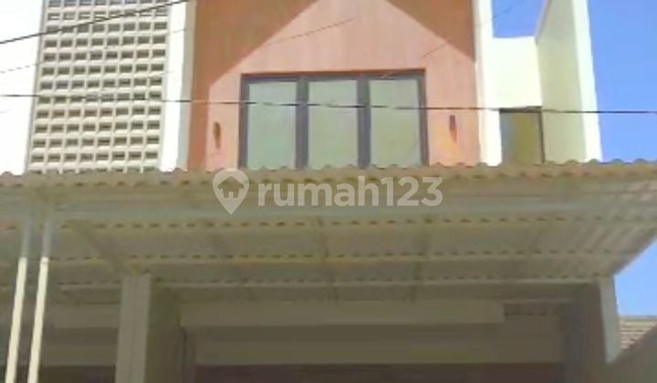 Dijual rumah 2 lantai baru gres di Rungkut menanggal harapan Surabaya dekat dengan jalan raya