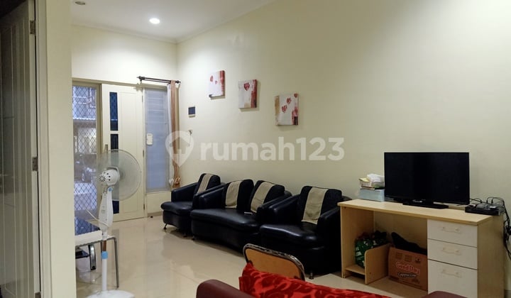 Dijual Murah Rumah 2 Lantai Tinggal Jalan Kaki Ke Pakuwon City Mall Surabaya