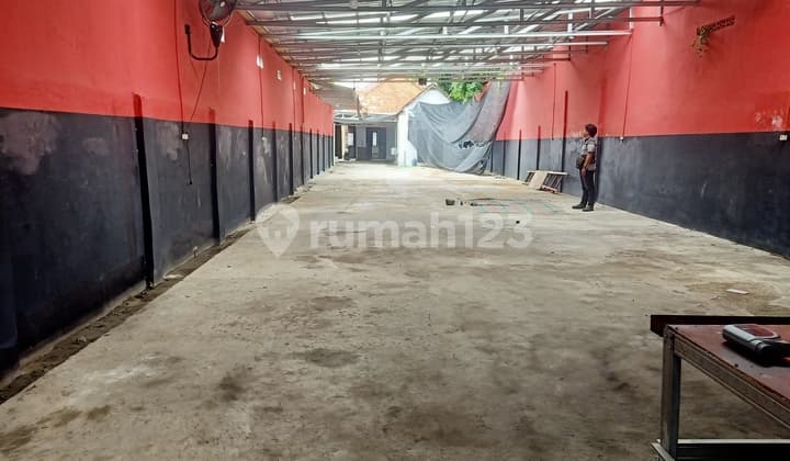 For Rent: House Suitable for Home Industry or Workshop, Central Surabaya City Location