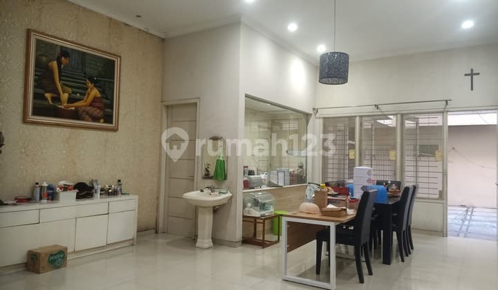 For Sale: Dharma Husada West House, 360 Square Meters, Close to NSA School, Mall, and Unair Campus.