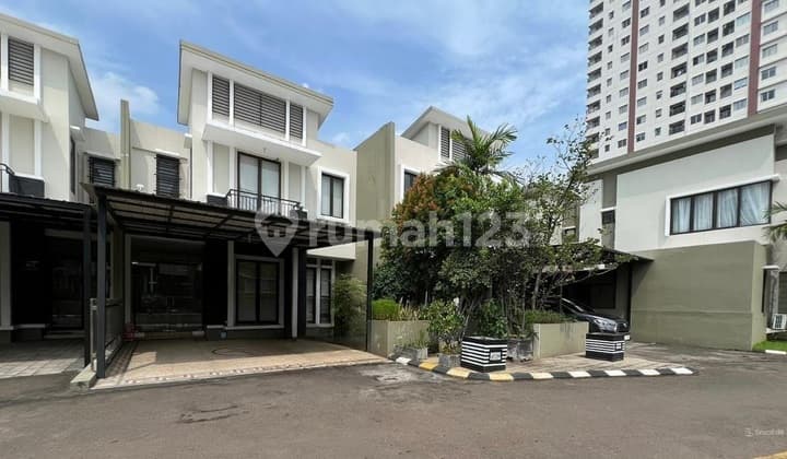 Disewa Rumah Townhouse Cosmo Park Uk120m2 ,2lt Furnished at Jakarta Pusat