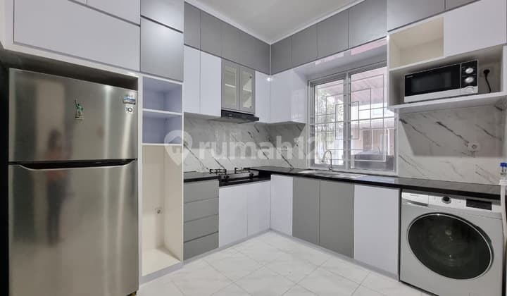 Rumah Baru Brand New Semi Furnish di Milano Gading Serpong