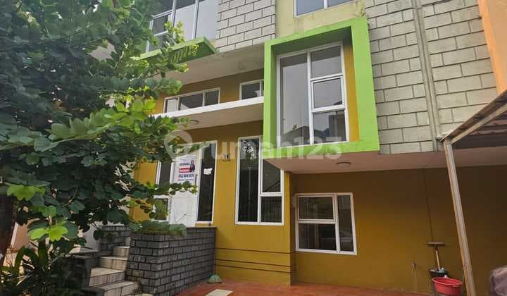 Turun Harga Rumah Cantik, Lingkungan Asri, di Cluster Atlanta Village Gading Serpong
