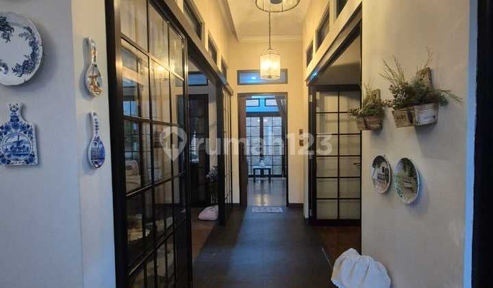 Dijual Rumah Cantik Semi Furnish Terawat di Griyaloka BSD
