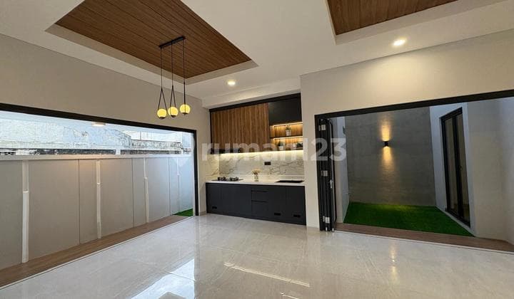 Rumah Minimalis dengan Desain Modern di Kencana Loka Bsd Bonus Kitchen Set (Kompor+Cooker Hood)