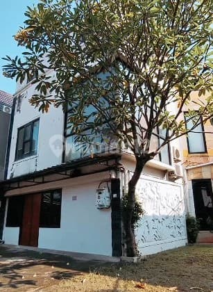 Dijual Rumah Bangunan Asri Hunian Ekslusif Cocok untuk Kantor di Jagakarsa Jaksel