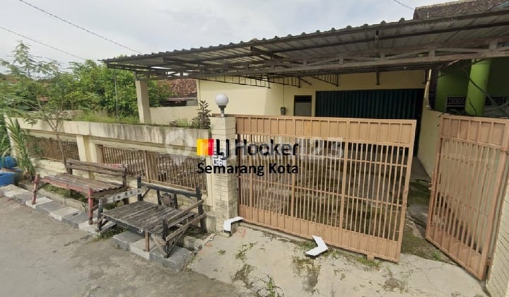 Warehouse in the Karangroto Area. Warehouse in the Karangroto Area.