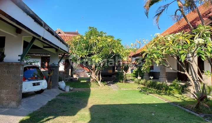 Jual Rumah Style Villa Renon