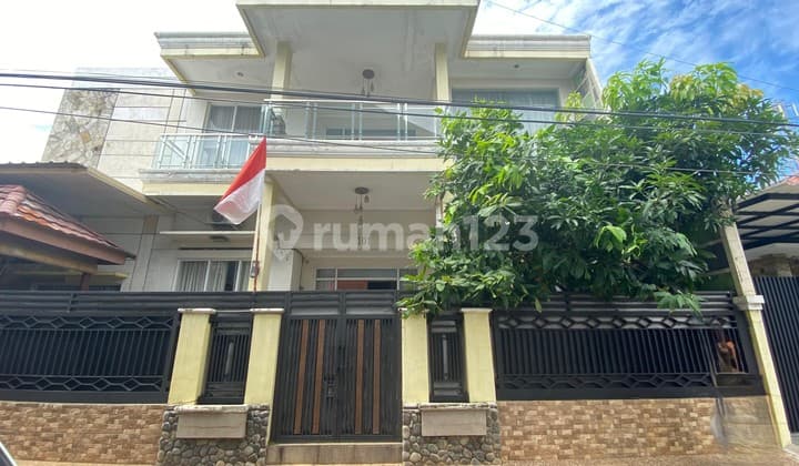 Dijual Rumah Siap Huni 2 Lantai, 7 Kamar, Bebas Banjir, Strategis Dekat Mall di Galaxy Kota Bekasi