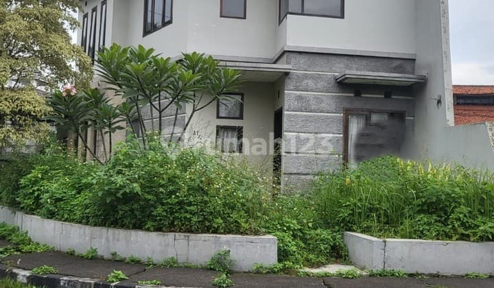 Dijual Rumah 2 Lantai Luas 178m2, 3+1 Kamar Tidur, Dalam Cluster One Gate Security System, Arcamanik Bandung Timur