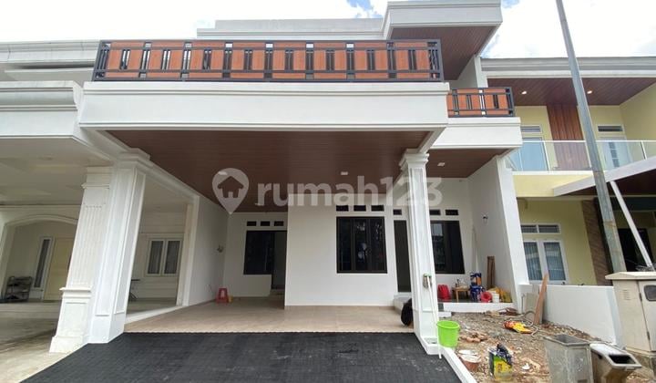 Disewakan Rumah Grand Wisata Spring Fiesta 2 Lantai, View Taman Luas 270M2, Kamar 4+1, Berhadapan Sekolah Al-Azhar dan Ipeka, Akses Langsung Tol Tambun Grand Wisata Bekasi