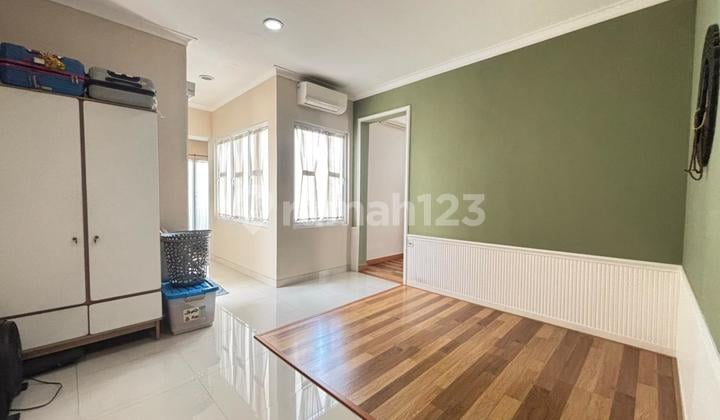 Dijual Rumah Cerryville Boulevard 2 Lantai , Luas 160m², 4+1 Kamar Tidur, SHM, Memiliki 2 Facade Sehingga Terkoneksi Dalam Cluster, Cocok Untuk Tempat Tinggal dan Usaha Bisa KPR Grandwisata Bekasi