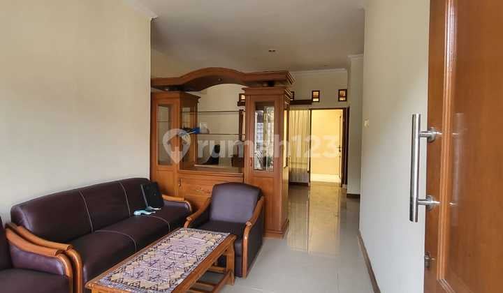 Disewakan Rumah 1 Lantai Siap Huni 2+1 Kamar Tidur Baru Renovasi Semi Furnished, Antapani Kota Bandung
