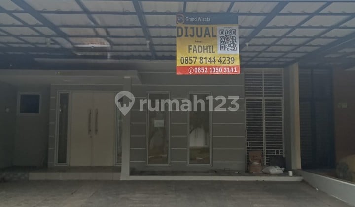 For Sale Grand Wisata House, Area 162m2, 4+1 Bedrooms, Close to Living World Grand Wisata Mall, South Tambun.