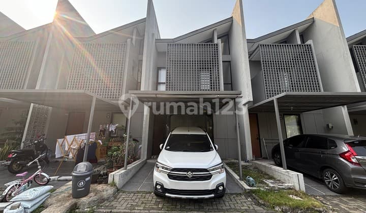 For Sale Millennial O2 House, Fully Furnished, 2 Floors, Move-In Ready, Eligible for Mortgage, 100M from Living World Mall, Direct Access to Tambun Grand Wisata Toll Road