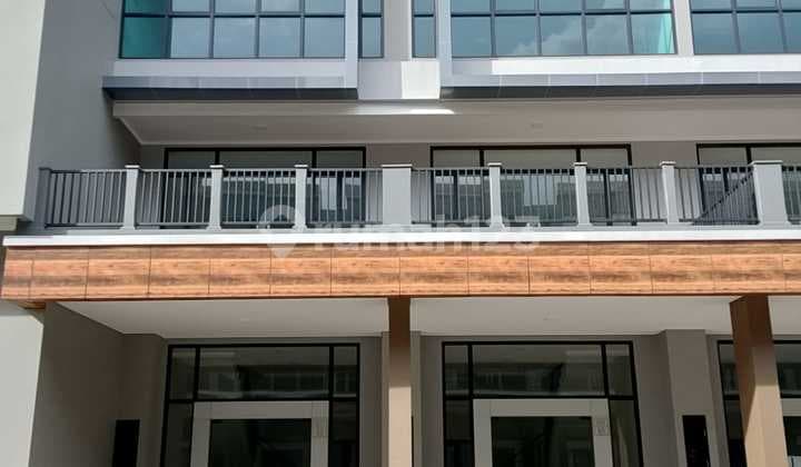 Dijual Ruko Crystal Boulevard 3 Lantai, Luas 225M2, Bebas Banjir, bisa KPR, Akses 6Km Dari Tol Bekasi Timur Summarecon Bekasi