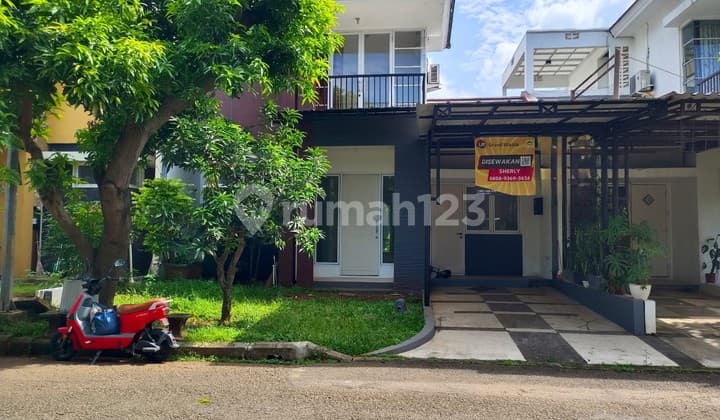 Disewakan Rumah Grand Wisata Siap Huni, 2 Lantai Kamar 3+1, Luas 180m2, Depan Taman di Grand Wisata, Bekasi