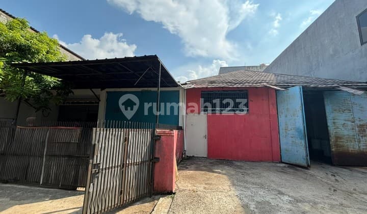 Dijual ex Gudang dan workshop Terdapat Office di jalan kalimalang luas 434m2, keamanan 24 jam bebas pungli, memiliki 2 akses pintu tol cibitung dan Bekasi timur hanya berjarak 2 km ,Sentra niaga kalimas , Bekasi