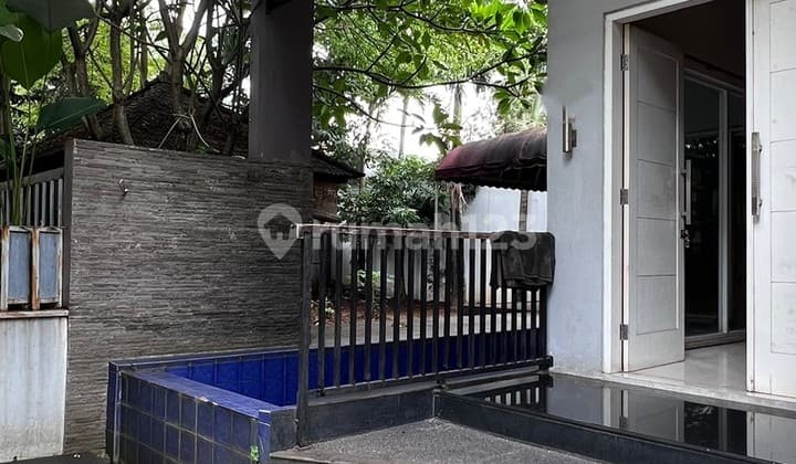 Dijual Rumah Jakarta Selatan 2 Lantai, Luas Tanah 250M2, Kamar Tidur 3, SHM, bisa KPR, Dekat dengan KRL Lenteng Agung dan Tol Tb Simatupang, Jakarta Selatan