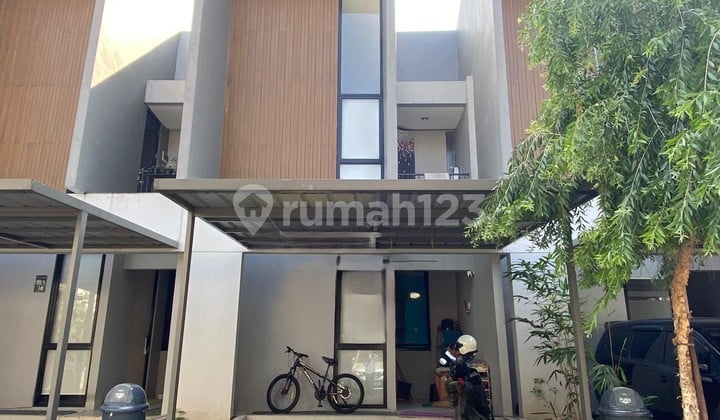 Dijual Rumah Grand Wisata, 2 Lantai, Keamanan 24 jam, Full Furnished, Bisa KPR, Akses Langsung Menuju Tol Tambun Grand Wisata Bekasi