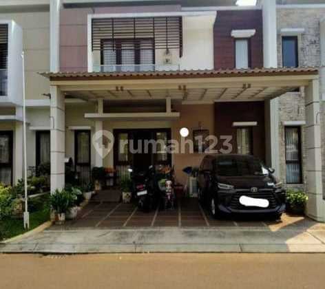 Dijual Rumah Siap Huni, 2 Lantai, 4+1 Kamar Tidur, dalam Cluster, Burgundy, depan Taman Bermain, Bebas Banjir, Keamanan 24 Jam, Dekat SMB di Summarecon Bekasi