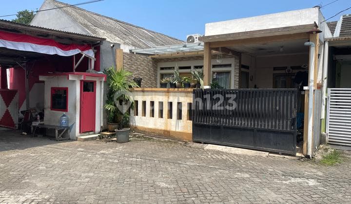 For Sale: Pesona Cluster House, Land Area 77m2, Freehold Certificate, Strategic Location, Many Alternative Routes to Jakarta, Flood-Free, Mustikasari.