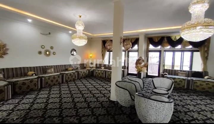 Dijual Ruko Mewah 3 Lantai Luas 478m2, Siap Pakai Cocok Dijadikan Kantor Atau Tempat Usaha Cafe, Klinik di Buah Batu Bandung