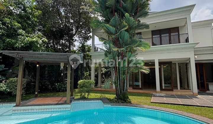 Stunning Resort Home With Lash Garden Close To French School & J I S