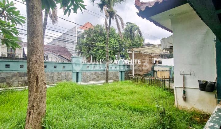Rumah Sudut Cocok.buat Hunian dan Usaha Area Gaharu Cipete Dekat MRT