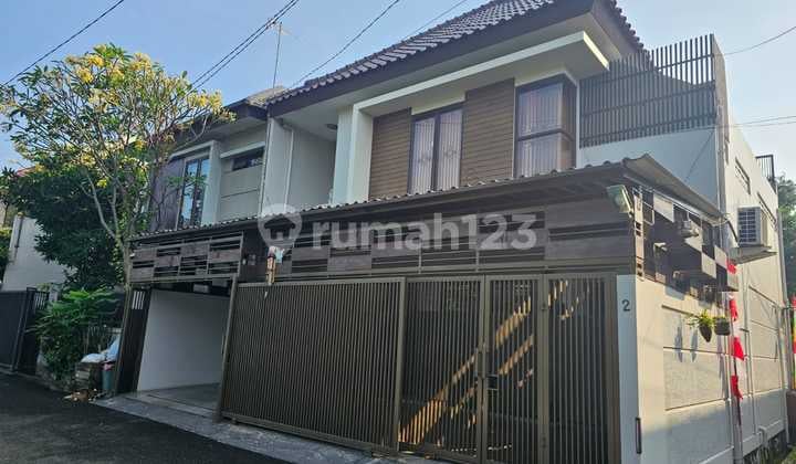 Rumah Furnished Cantik Lokasi Dekat 2 Akses Tol & Pondok Indah