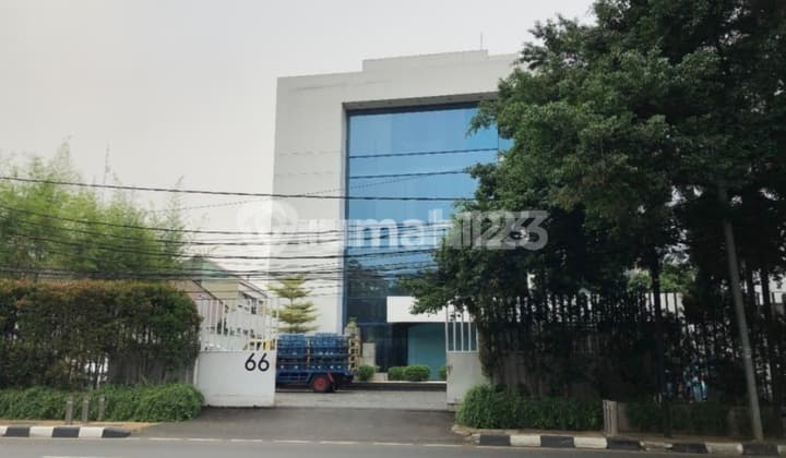 Gedung 4Lt Jl Diponegoro Menteng Dijual Cepat