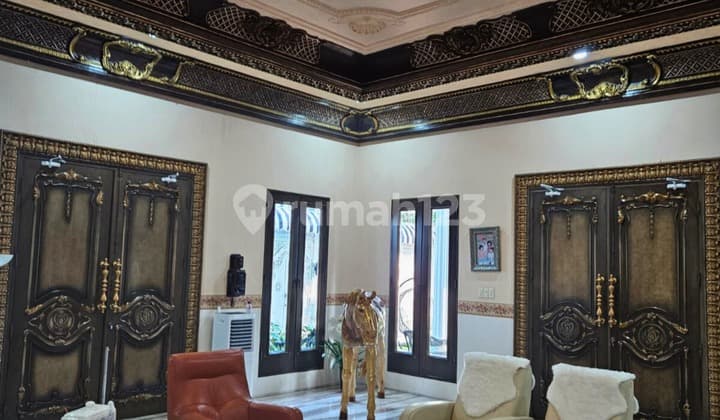 Rumah Mewah Area Menteng Lokasi Strategis