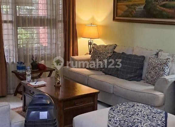 Dijual Hot Sale Rumah Cantik Dekat Pasar Modern Bintaro/ Bintaro Trade Center (BTC) Bintaro Sektor 7.